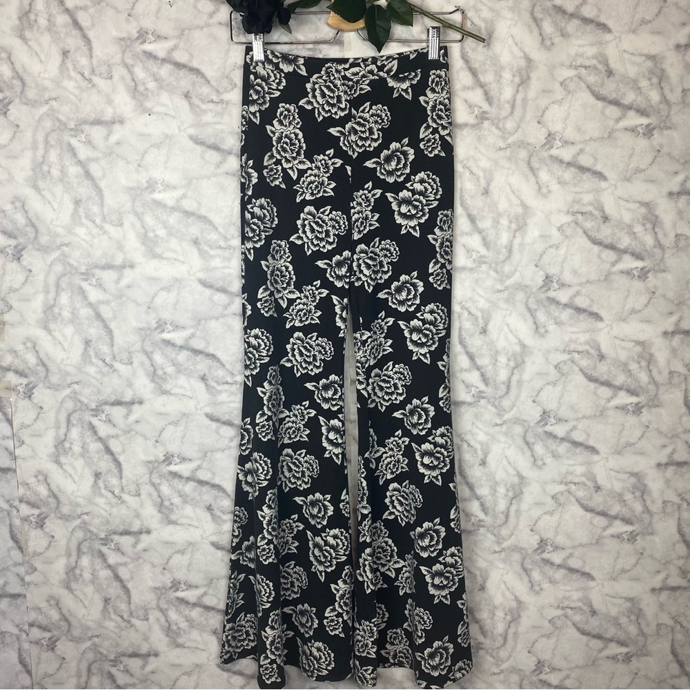NWT Forever 21 Floral Bell Bottom Pants